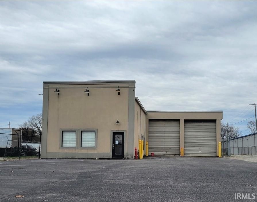 825 Canal Street, Evansville — photo 1 of 1