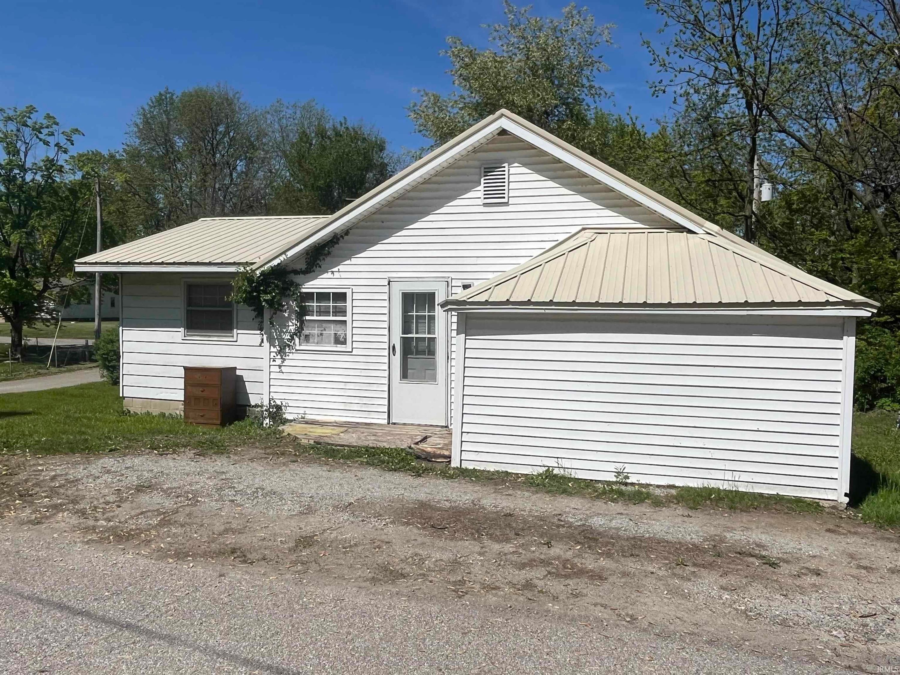 4915 E White Point Drive, Monticello