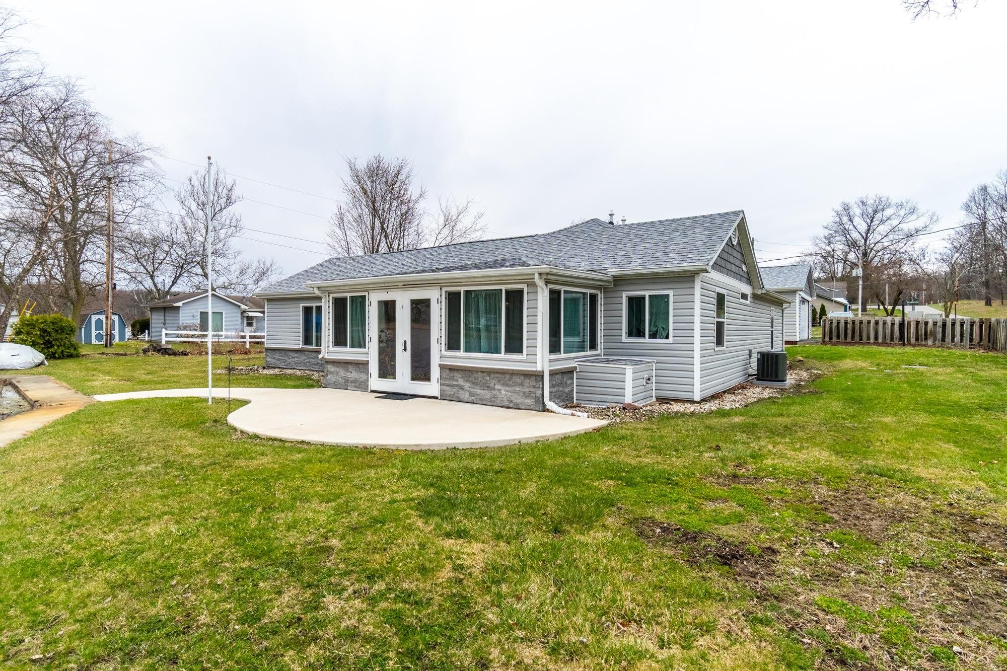 2255 N 400 W Crooked Lake, Angola