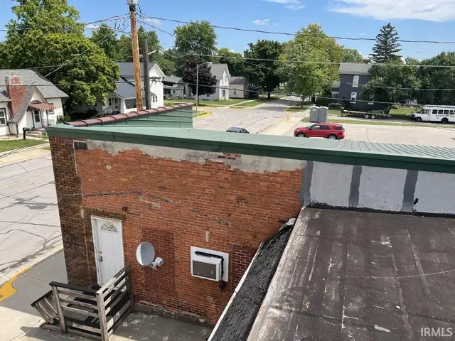 108 E Oak Street, Butler