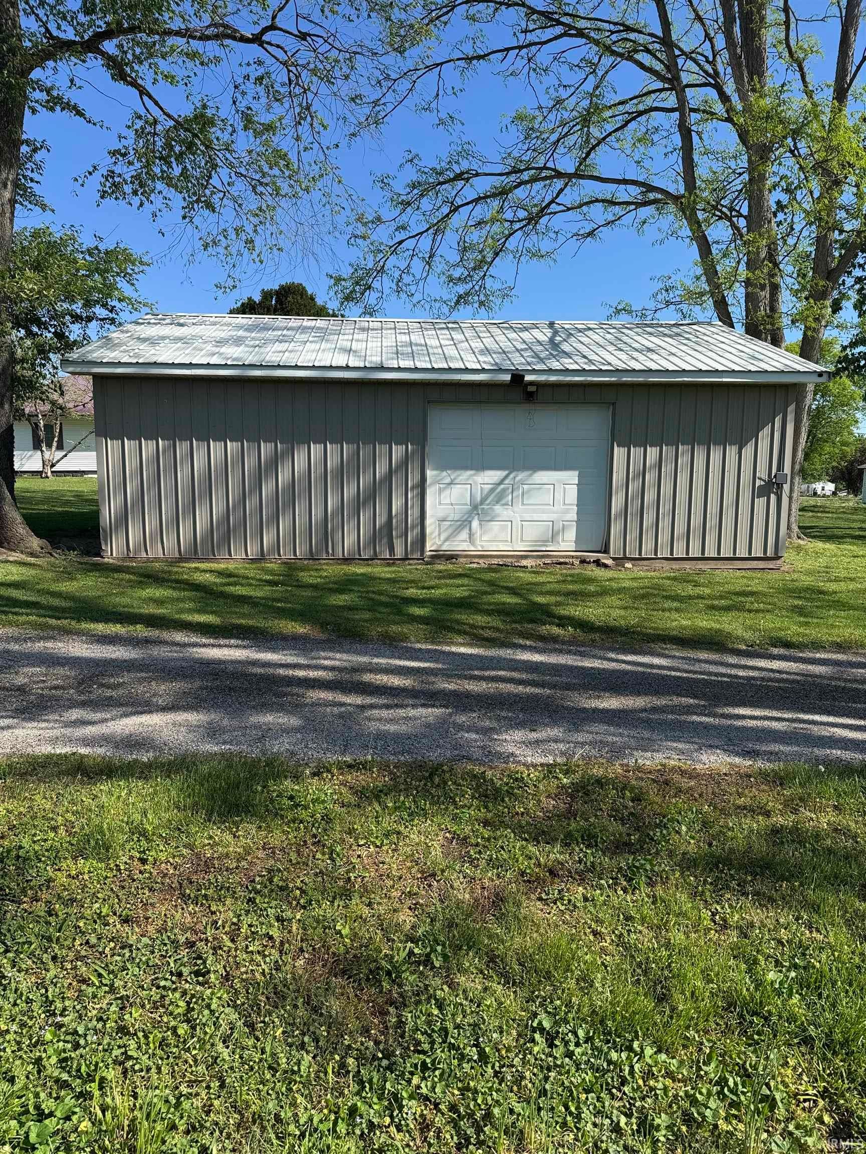 911 S Illinois Street, Bicknell — photo 1 of 1