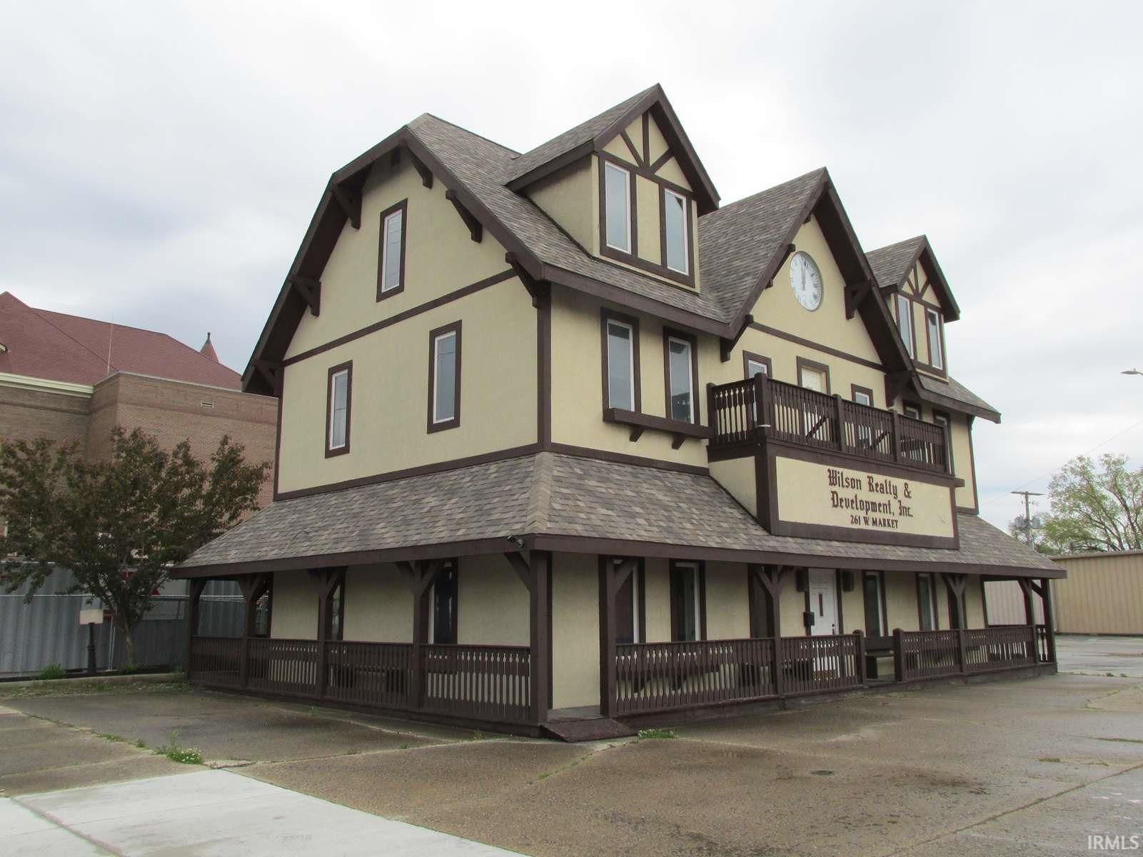 261 W Market Street, Huntington