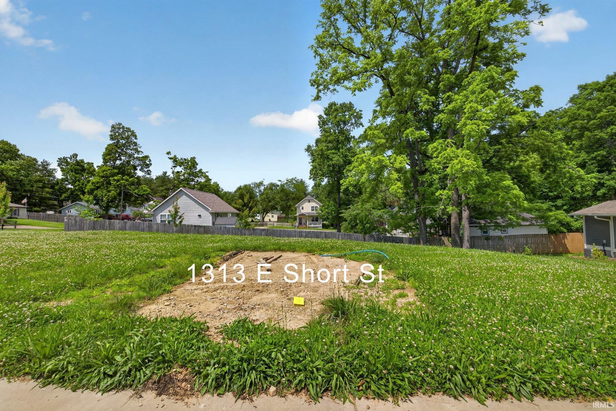 1313 E Short Street, Bloomington — photo 2 of 14