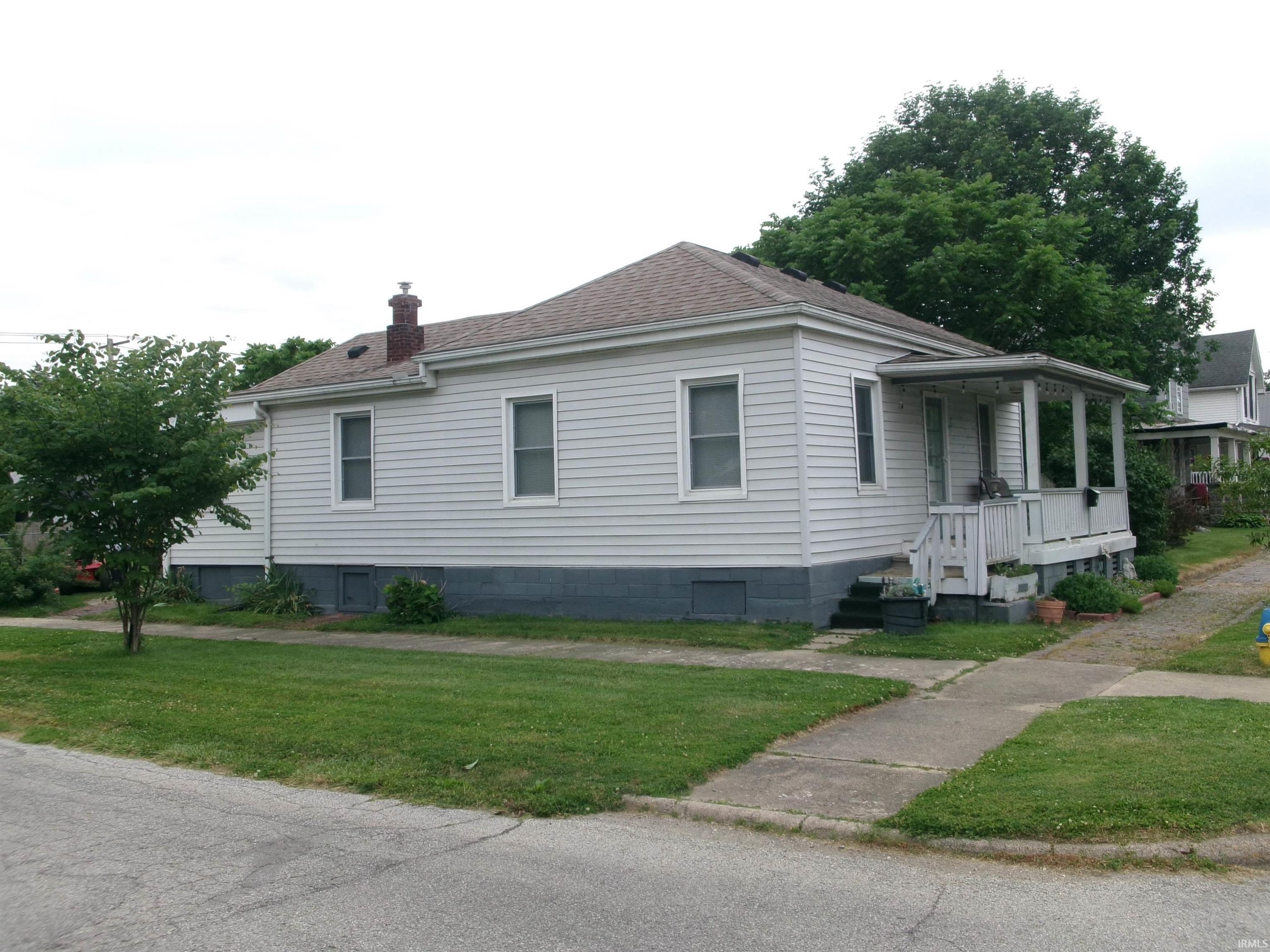 235 E 2ND Street, Peru