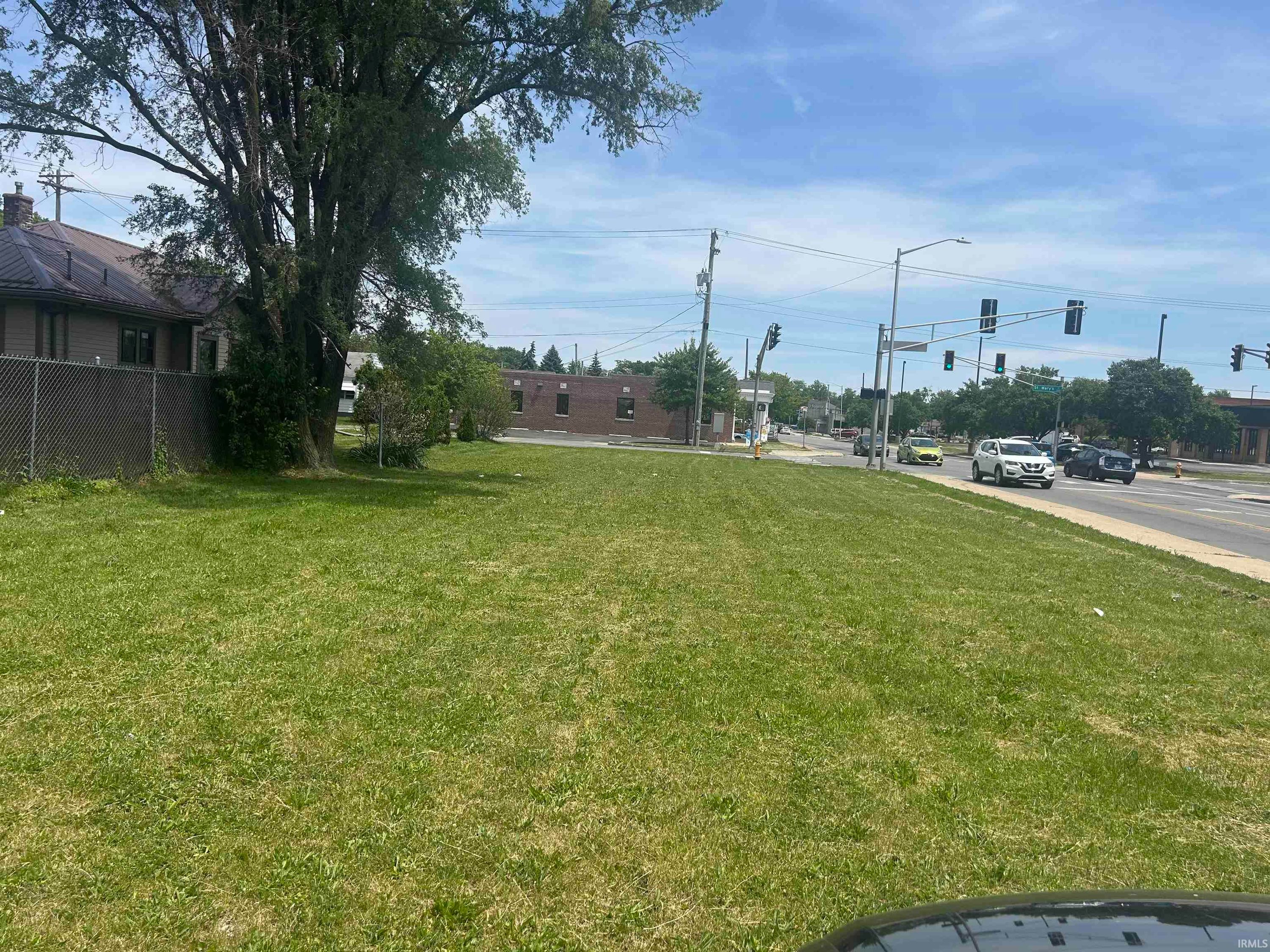 2301 Saint Marys Avenue, Fort Wayne — photo 1 of 4