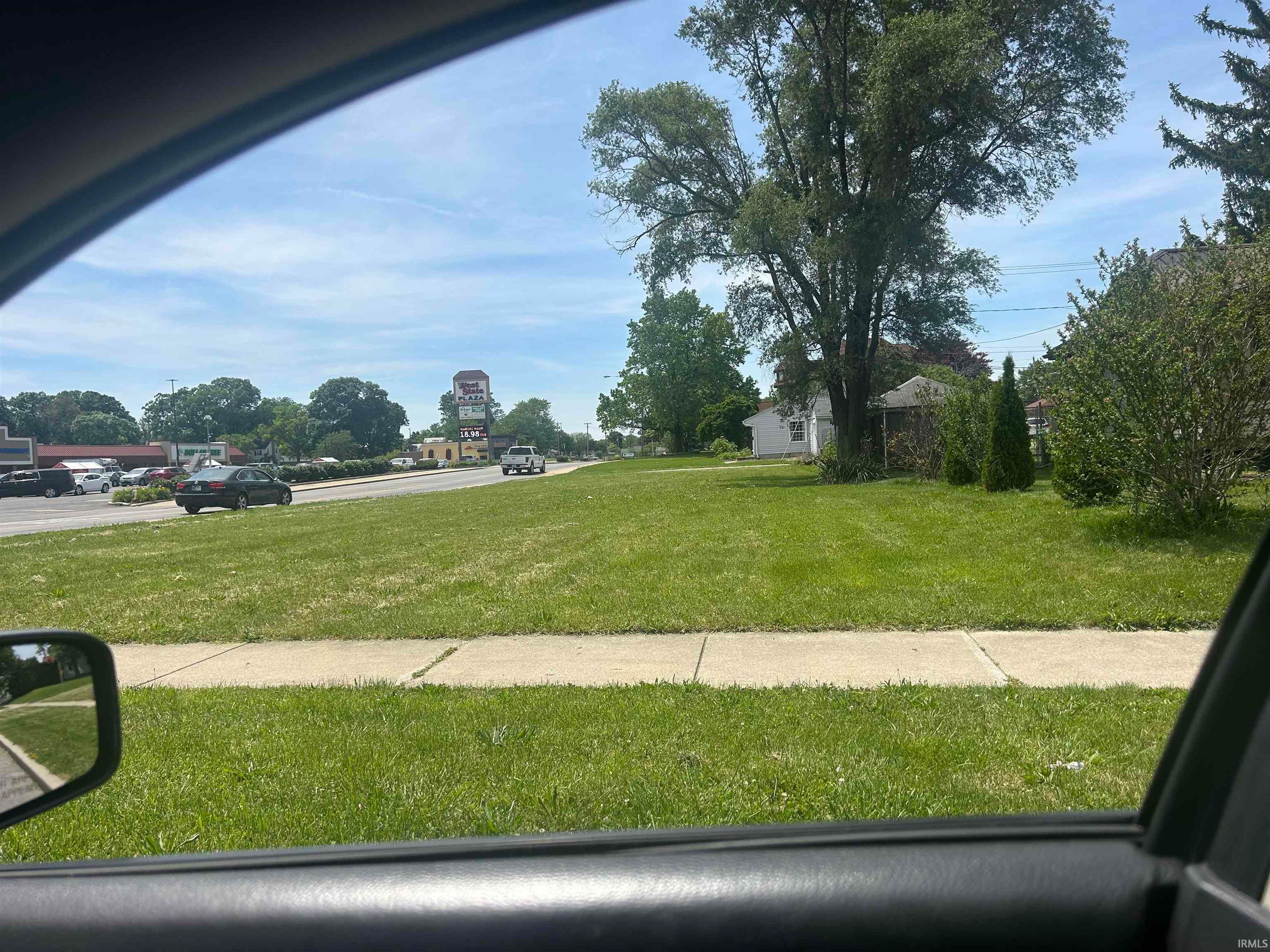 2301 Saint Marys Avenue, Fort Wayne — photo 2 of 4