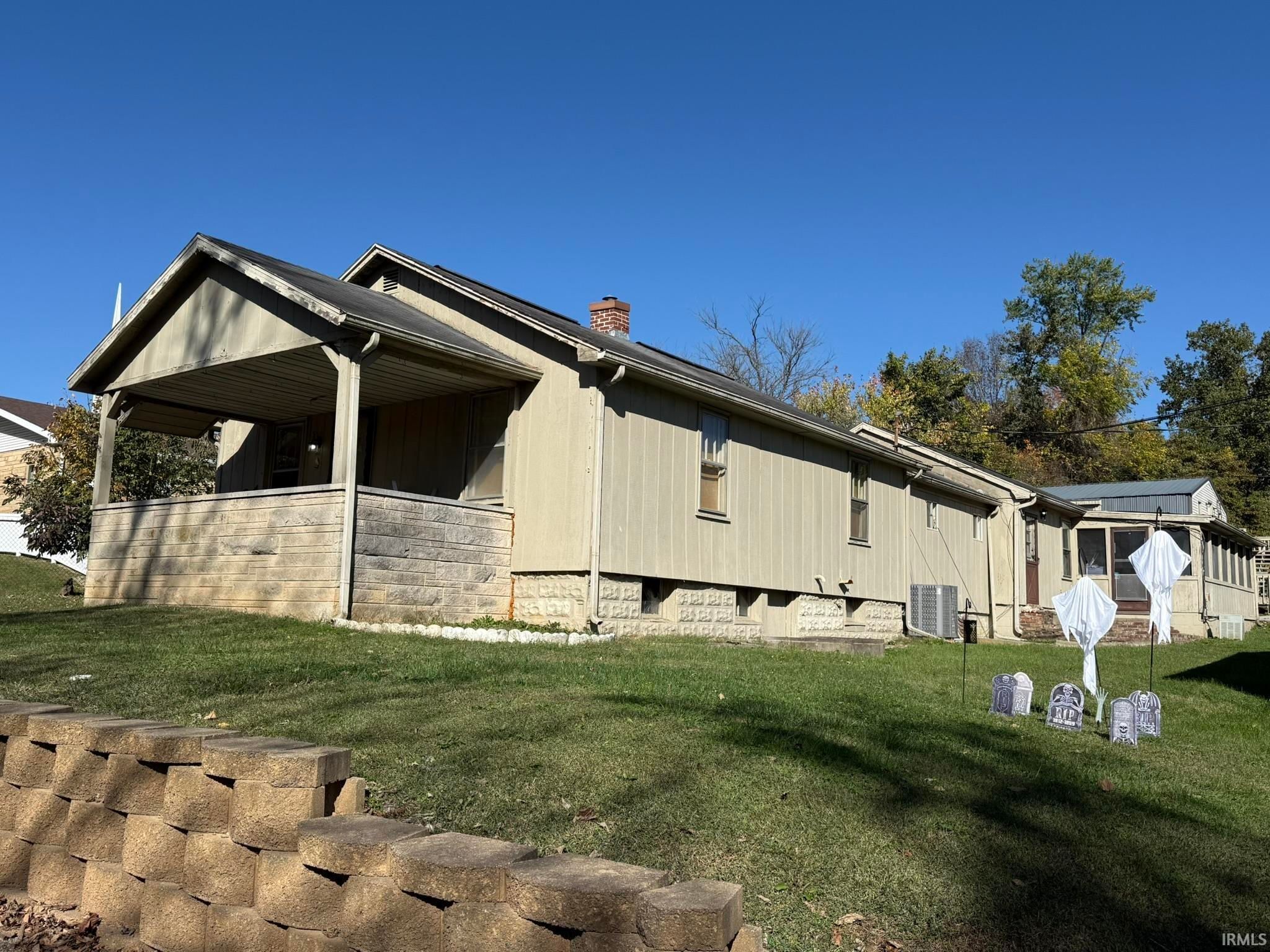 1024 W Country Club Drive, Bloomington