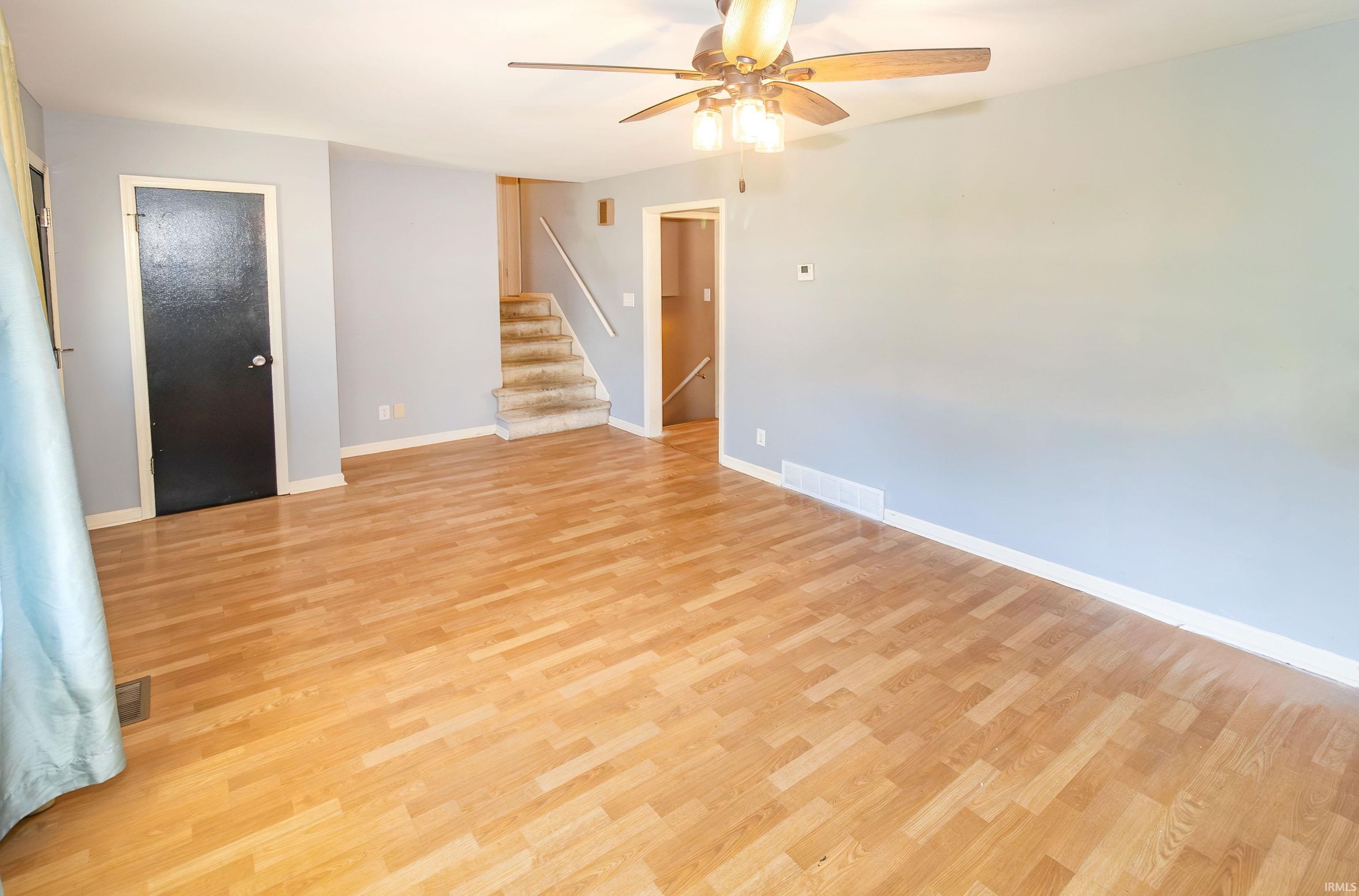 8311 Sycamore Drive, Newburgh — photo 7 of 30